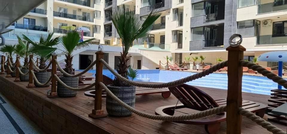 Blue Wave Luxury Apartment Mamaia Nord Azimuth Beach Năvodari Екстериор снимка